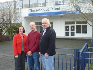 Outside ThyssenKrupp Tallent - Nia joins Union reps Dai Bowen and Clive Richards